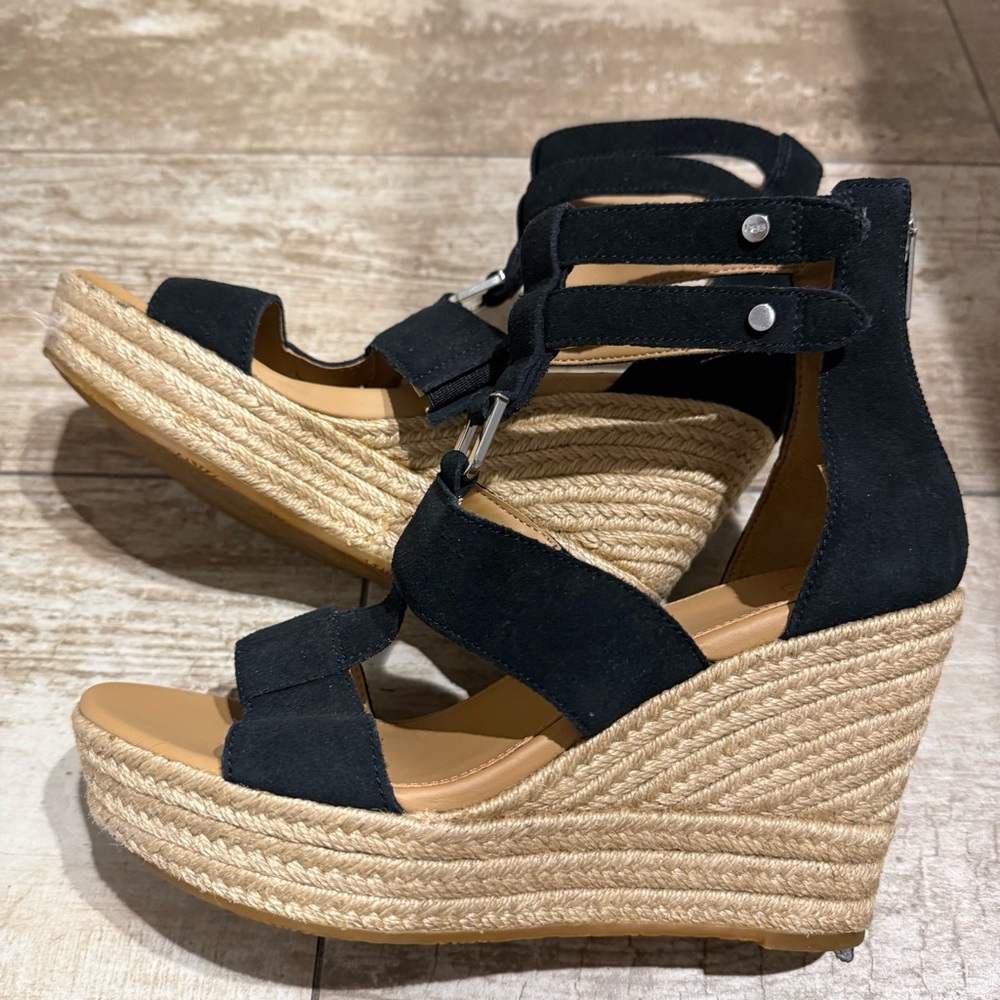 UGG Black and Tan Wedge Sandals Espadrille Size 8